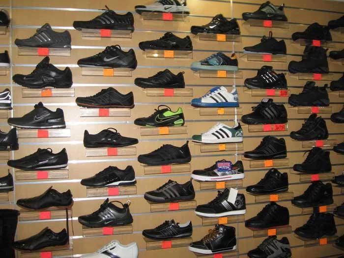 Скидки в спортивных магазинах на обувь